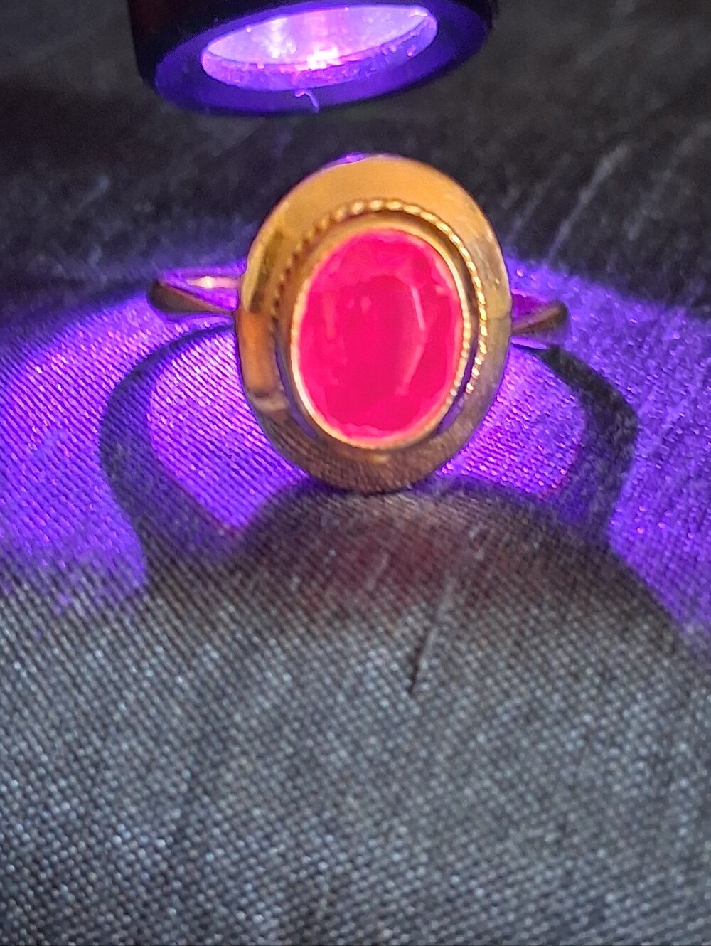 Vintage 14K Yellow Gold Oval Red Ruby Bezel Solitaire Ring Sz 8 - Picture 10 of 10
